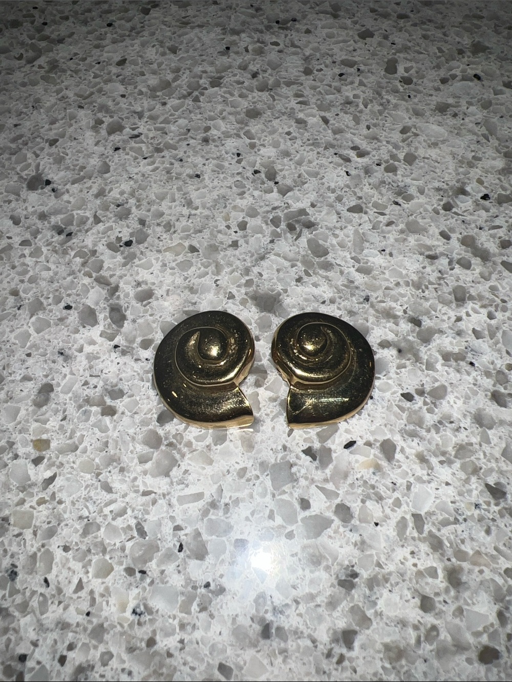 Vintage Richelieu large chunky gold tone shell clip on earrings